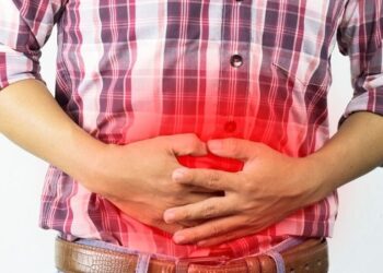Doenças inflamatórias intestinais avançaram no Brasil entre 2012 e 2025. Prevalência passou de 30 para 158 casos por 100 mil e pode chegar a 264 até 2035.