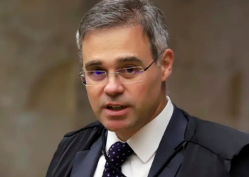 André Mendonça afirma que teve apenas um encontro com Daniel Vorcaro, em março de 2025, para discutir processo sobre créditos de precatórios do Banco Master.