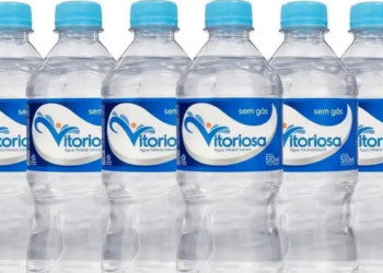 Anvisa suspende comercialização e consumo de lote de água mineral Vitoriosa após laboratório detectar presença de coliformes totais.