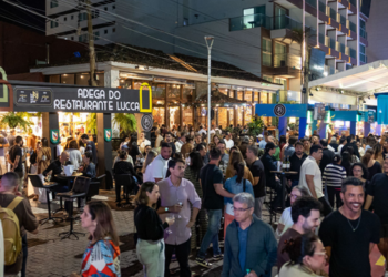 Festival Macaé de Cultura e Gastronomia começa dia 9 na Praia dos Cavaleiros com 23 restaurantes, vinhos, cervejas, drinks, música e atrações culturais.