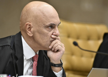 Alexandre de Moraes é cotado para presidir o STF a partir de 2027, mas sucessão ainda não foi oficializada e depende de eleição interna.