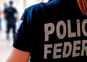 Polícia Federal prende 11 pessoas na Operação Polaridade, que investiga fraudes em processos de aquisição e registro de armas para CACs.