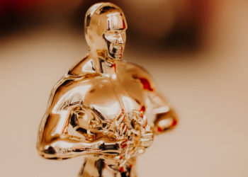 Seis filmes brasileiros continuam na disputa para representar o país no Oscar 2027; produção escolhida será anunciada em 16 de setembro.