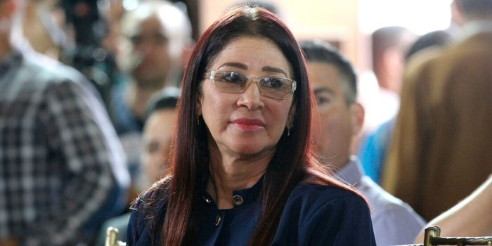 Defesa de Cilia Flores pede que ela cumpra prisão domiciliar em Nova York e alega piora da saúde durante a detenção nos Estados Unidos.