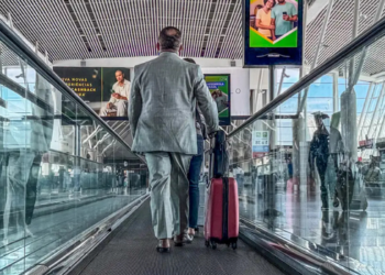 Mais de 4 milhões de turistas estrangeiros chegaram ao Brasil de avião entre janeiro e julho de 2026, alta de 12% sobre o mesmo período de 2025.