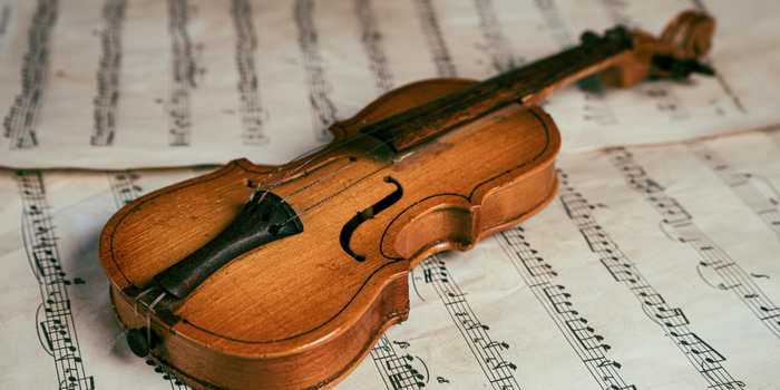 Sonhar com música pode ter diferentes interpretações simbólicas. Veja o significado de ouvir uma música agradável, desagradável ou ser músico no sonho.