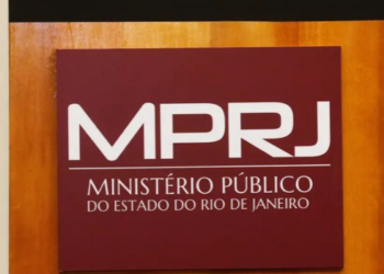 Núbia Cozzolino é condenada a 36 anos, 11 meses e 10 dias de prisão por esquema de adulteração de processos judiciais em Magé.