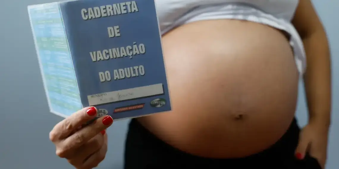 Vacinação durante a gravidez ajuda a prevenir complicações em gestantes e protege bebês nos primeiros meses de vida. Veja quais imunizantes são recomendados.
