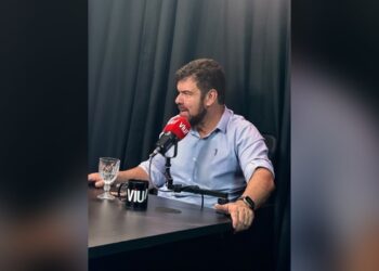 Welberth Rezende afirma que a aprovação popular fortalece sua relação com a Câmara de Macaé. Prefeito comenta alianças, resultados da gestão e cenário político no município.