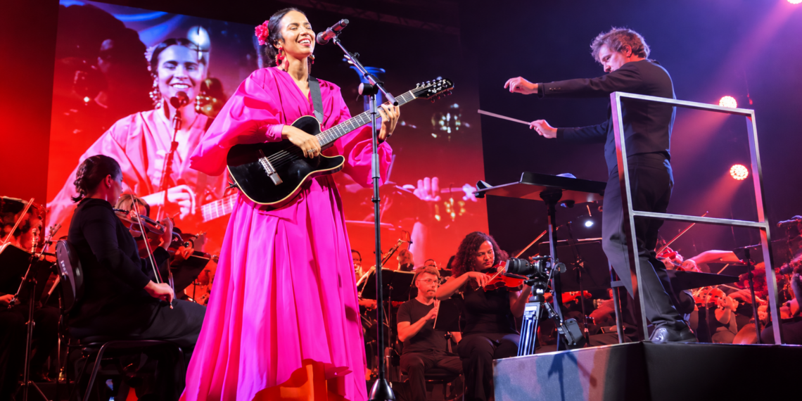 Marisa Monte fará show beneficente da turnê Phonica em 6 de novembro, no Rio. Apresentação terá orquestra e renda destinada ao Instituto da Providência.