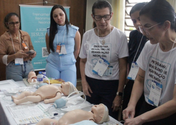 Campos dos Goytacazes recebe capacitação do Programa Brasileiro de Reanimação Neonatal, com mais de 150 profissionais e novas diretrizes para 2026–2030.