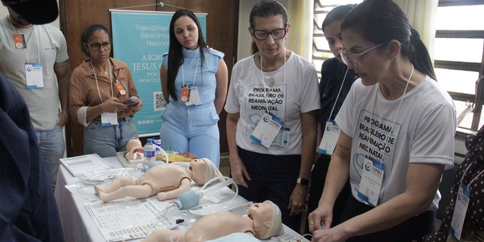 Campos dos Goytacazes recebe capacitação do Programa Brasileiro de Reanimação Neonatal, com mais de 150 profissionais e novas diretrizes para 2026–2030.