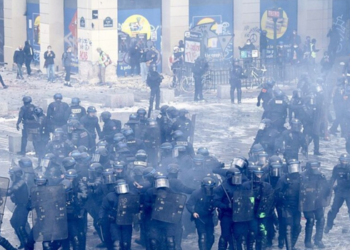 Protestos contra o custo de vida na França provocam confrontos, incêndios e saques. Governo informa cerca de 1,2 mil detenções e mais de 150 policiais feridos.
