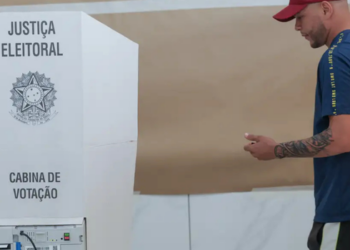 Saiba como usar a colinha eleitoral no segundo turno de 2026 e confira os cuidados para evitar erros ao digitar os números dos candidatos.