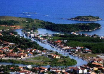 Rio das Ostras estima receber 10 mil visitantes extras durante o feriadão, com expectativa de crescimento no turismo, na hotelaria e no comércio.