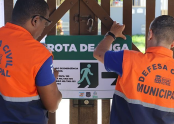 Colégio América Abdalla realiza simulado de evacuação em parceria com a Educação e a Defesa Civil para orientar a comunidade escolar sobre segurança e emergências.
