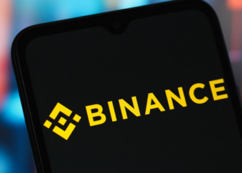 Suspeita de ataque hacker à Binance coincide com queda do BNB, bitcoin e Solana. Corretora investiga possível falha e diz não ter identificado perda de fundos de clientes.