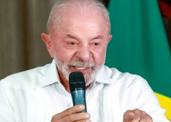 Lula orienta militância do PT a buscar eleitores que não votaram no primeiro turno e ampliar o diálogo antes da segunda votação presidencial.