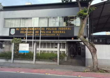 Polícia Federal e CGU realizam a Operação Fidúcia em São Fidélis e Campos dos Goytacazes para investigar suspeita de fraude em contrato de mais de R$ 9 milhões na saúde.