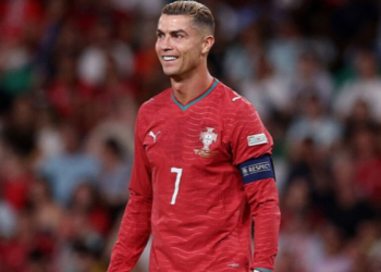 Cristiano Ronaldo investe cerca de R$ 112 milhões em fábrica de água mineral em Portugal, com capacidade prevista de até 600 milhões de litros por ano.