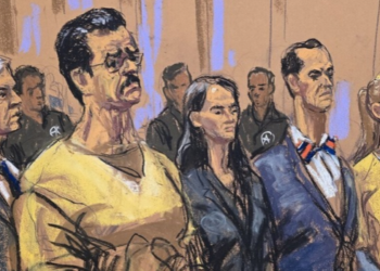 Nicolás Maduro e Cilia Flores negam novas acusações de conspiração para tortura nos Estados Unidos. Defesa questiona a legalidade do processo, cujo julgamento está previsto para 2027.
