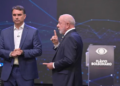 Lula propõe divulgar dados bancários e telefônicos dos últimos oito anos e desafia Flávio Bolsonaro a fazer o mesmo com seus familiares e empresas.