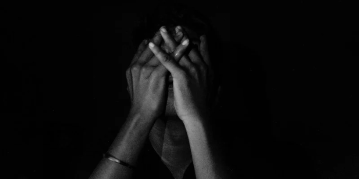 Brasil registra mais de 546 mil afastamentos por transtornos mentais em 2025. Ansiedade, depressão e condições de trabalho reforçam alerta sobre saúde mental.
