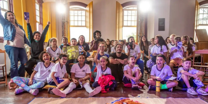Escolas públicas têm até 31 de outubro para selecionar livros e materiais pedagógicos da educação infantil pelo sistema PNLD Gestão.
