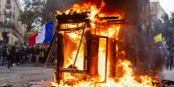 Pesquisa Ifop-Fiducial coloca Marine Le Pen na liderança das intenções de voto para a Presidência da França em meio a distúrbios e críticas ao governo.