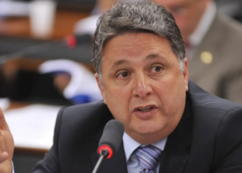Garotinho continuará na urna no primeiro turno, mas votos serão registrados como anulados sub judice após nova decisão do TSE.