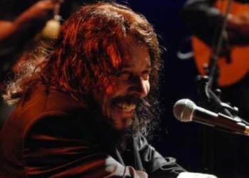 Cantor, compositor e pianista morreu em São Paulo após enfrentar um câncer de próstata; artista eternizou sucessos como “Retalhos de Cetim” e “Charlie Brown”.