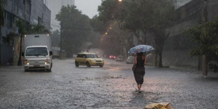 Frente fria e ciclone trazem risco de temporais, granizo e ventos fortes ao Sul e Sudeste no domingo de eleição. Veja a previsão para o Rio e outros estados.