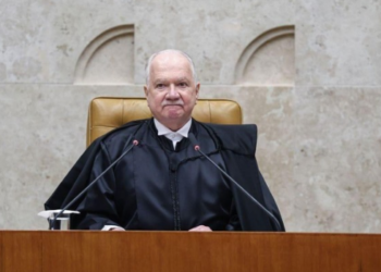 Após vitória de Lula, Edson Fachin defende estabilidade, respeito às urnas e compromisso com a Constituição.