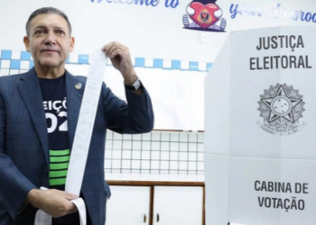 Presidente do TSE revela dificuldades na apuração após decisão do STF e esclarece o que aconteceu com as urnas eletrônicas.