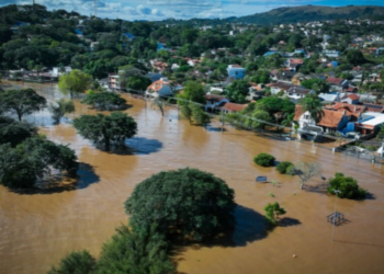Municípios mais vulneráveis a enchentes receberam menos recursos por habitante para prevenção de desastres, aponta levantamento sobre financiamentos de 2025.