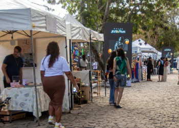 Feira Sustent’Arte reúne mais de 50 expositores em Macaé e promove empreendedorismo, artesanato sustentável e atividades culturais gratuitas.