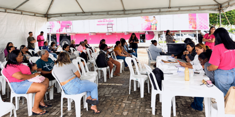 Carreta da Mulher realiza 583 atendimentos gratuitos em São Francisco de Itabapoana, com mamografias, ultrassonografias, exames de sangue e consultas.