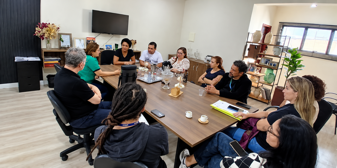 Rio das Ostras recebe representantes da Secretaria de Estado de Saúde para avaliar serviços de Saúde Mental e discutir ampliação de leitos, equipes e novo CAPS AD.